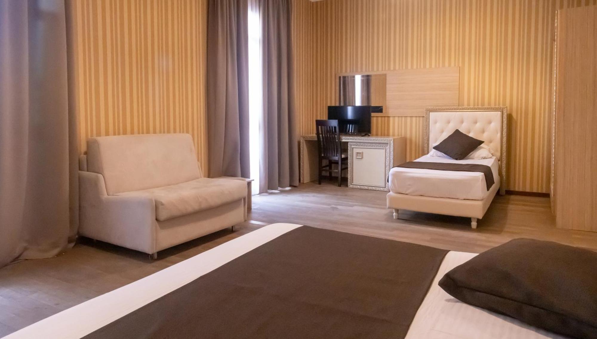 Amh Hotel Durrës