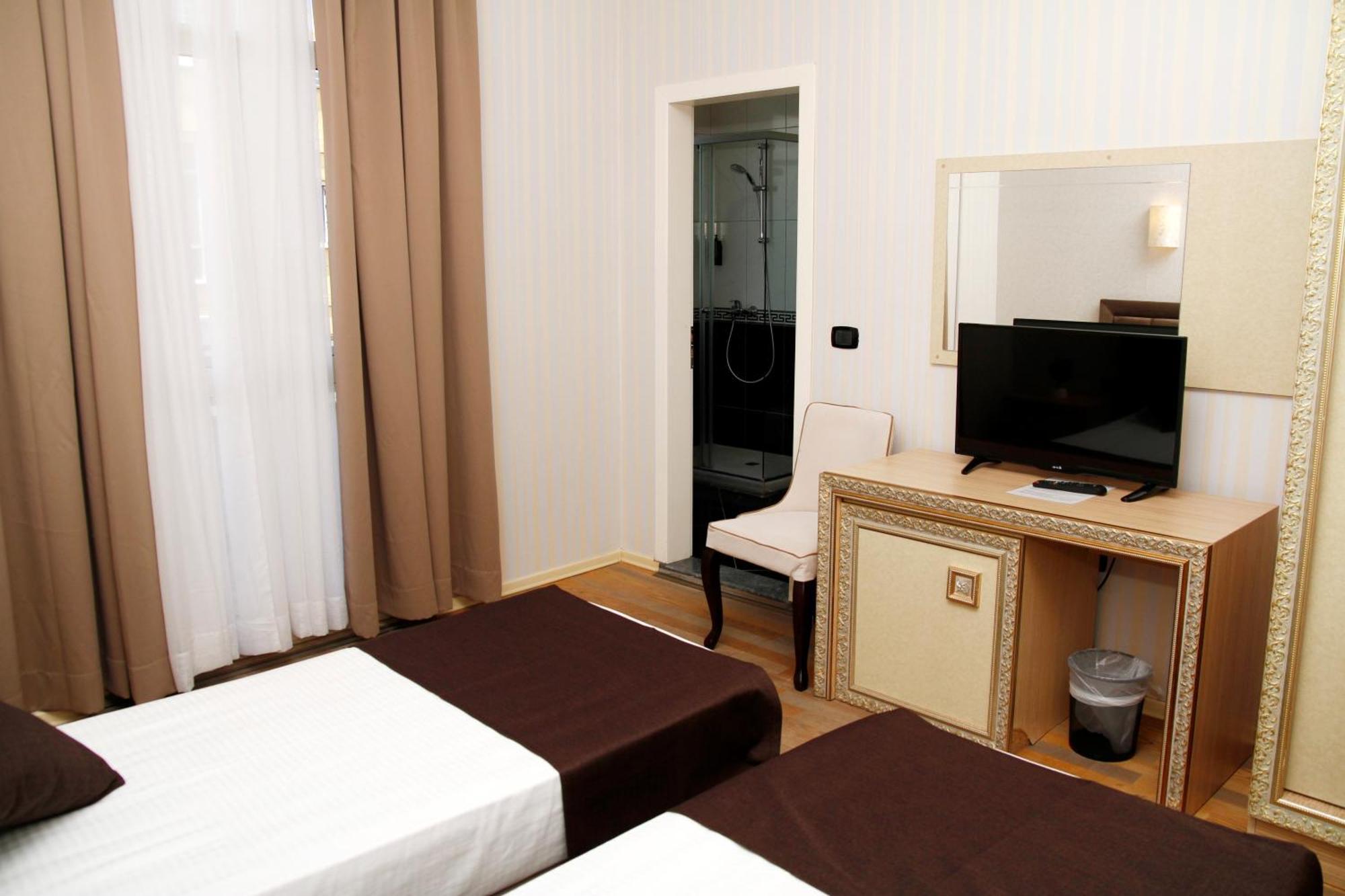 Amh Hotel 4*